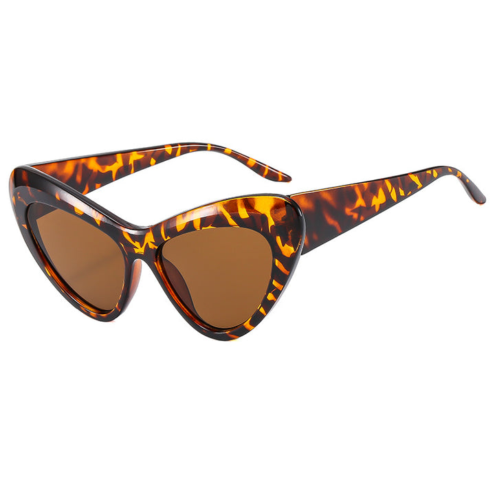 Women Cat-Eye Sunglasses in Distinctive Design Stornfield