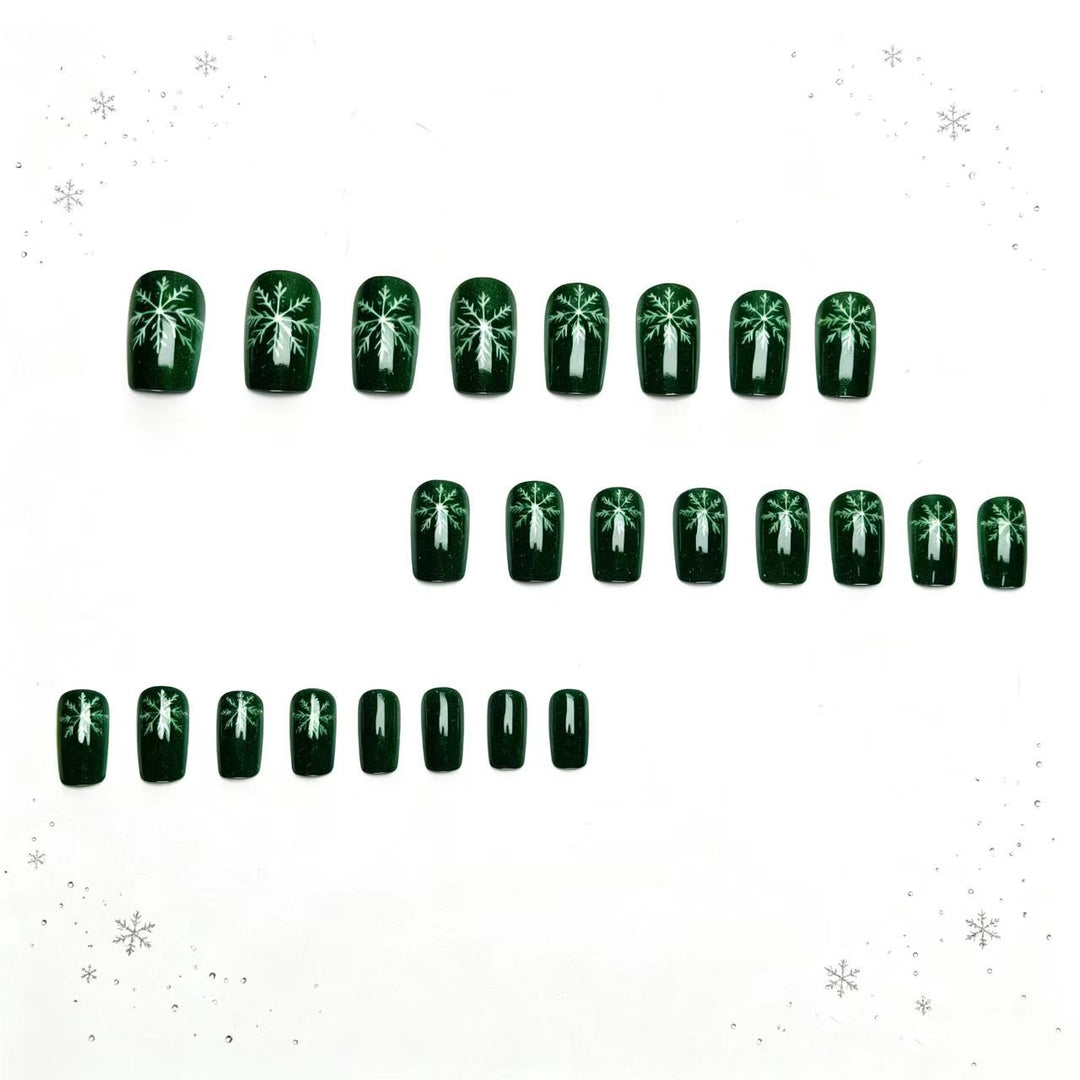 Winter-Themed Nail Art Stornfield