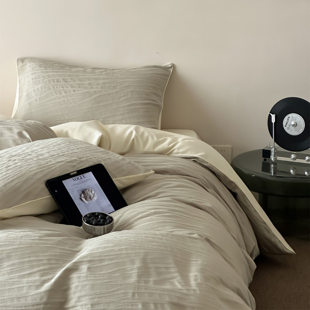 Structured cotton bedding with fine relief texture