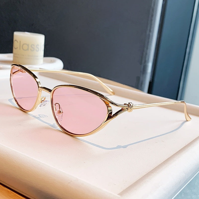 Women Cat-Eye Sunglasses with Elegant Golden Frame and Polarized Lenses Stornfield