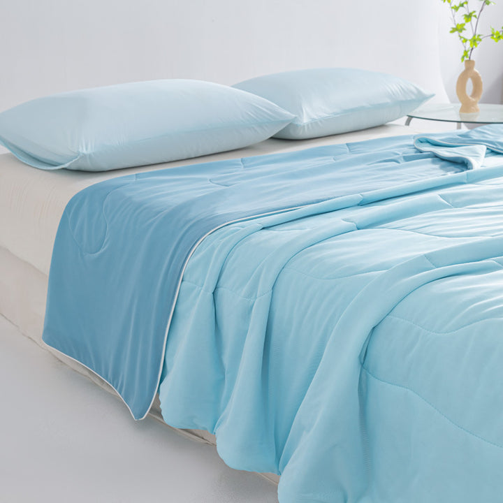 Unisex nan breathable summer blanket with cooling microfiber filling and light quilting Stornfield