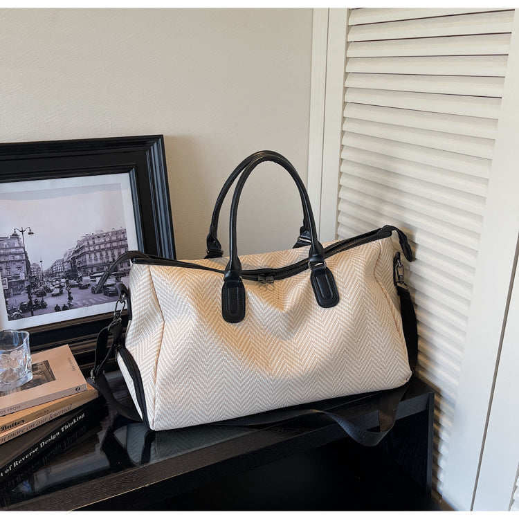 Durable travel bag with versatile interior layout Stornfield