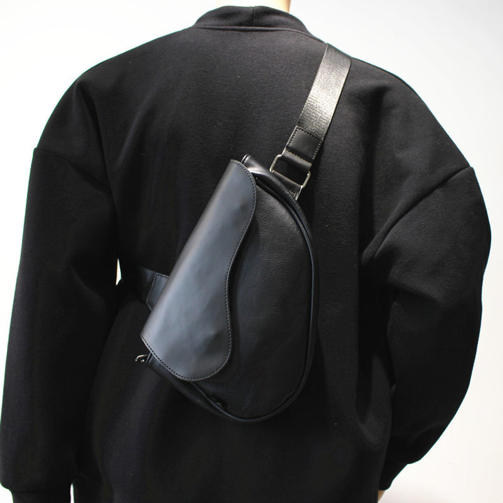 Elegant shoulder bag with innovative closure Stornfield