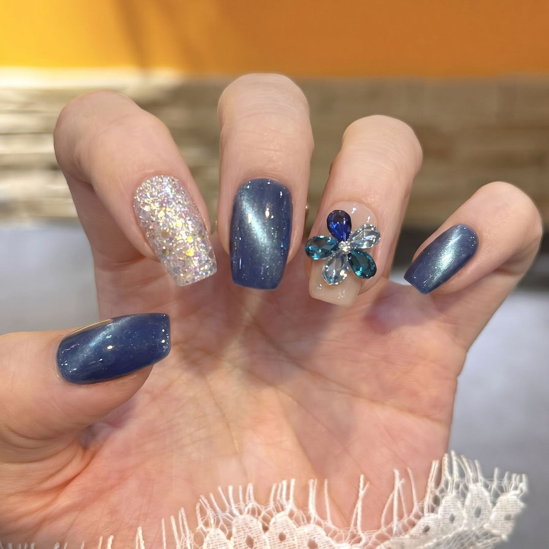 Elegant Floral Press-On Nail Set with Gemstone Accents Stornfield