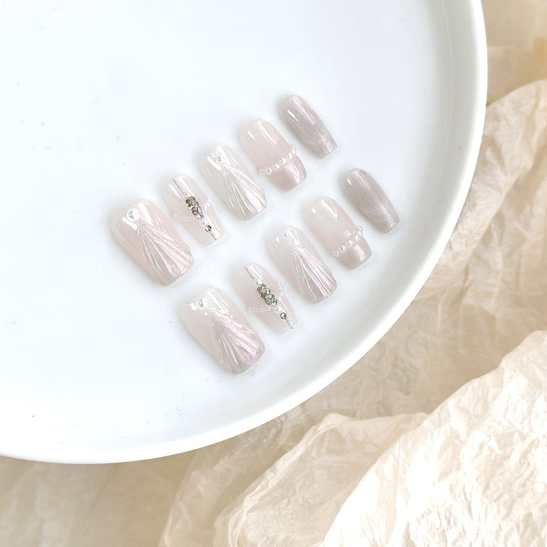 Floral-Inspired 3D Press-On Nail Set