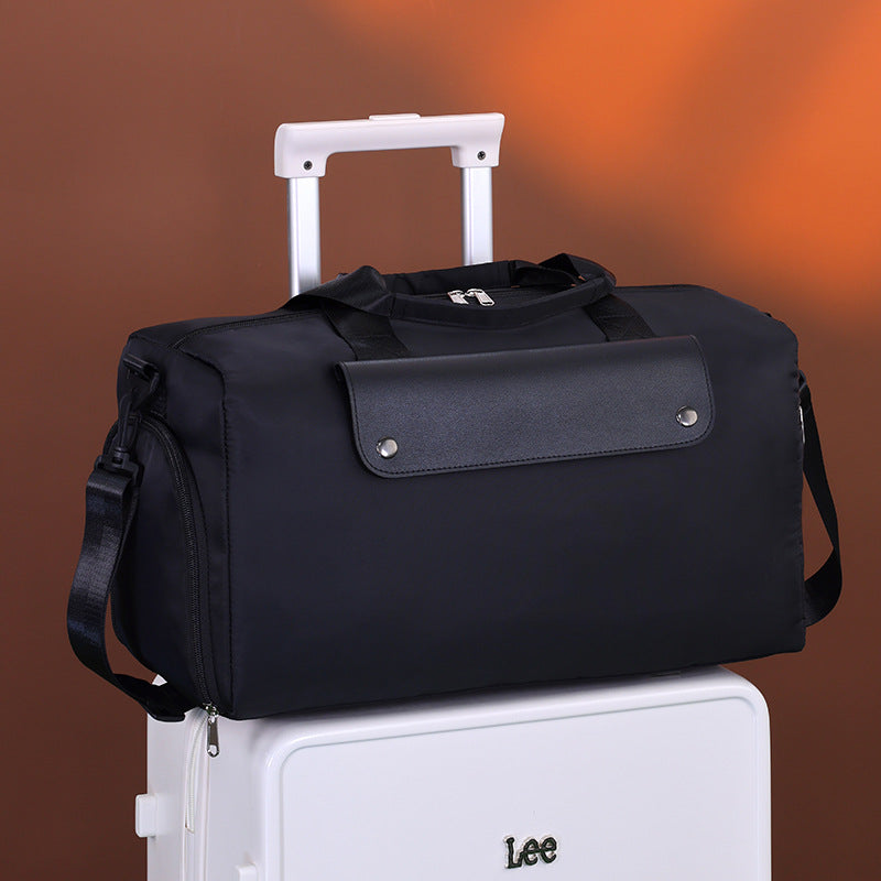 Sports bag with versatile interior pocket design Stornfield