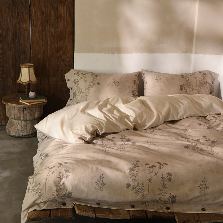 Luxurious bedding set made of cotton satin with floral watercolor pattern reversible duvet cover with button closure and pillowcases