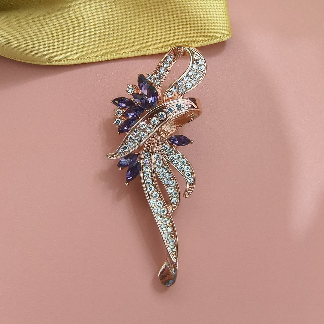 Exquisite brooch with sparkling zirconia and blue gemstones Stornfield