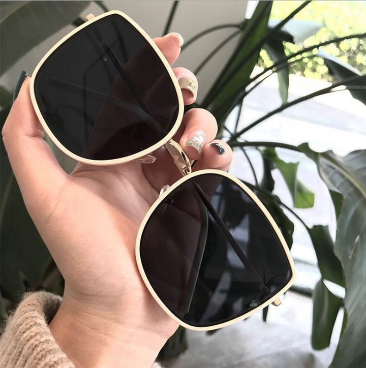 Women's modern square sunglasses with wide temples Stornfield