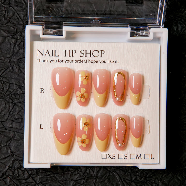 Floral Decorative Press-On Nail Set