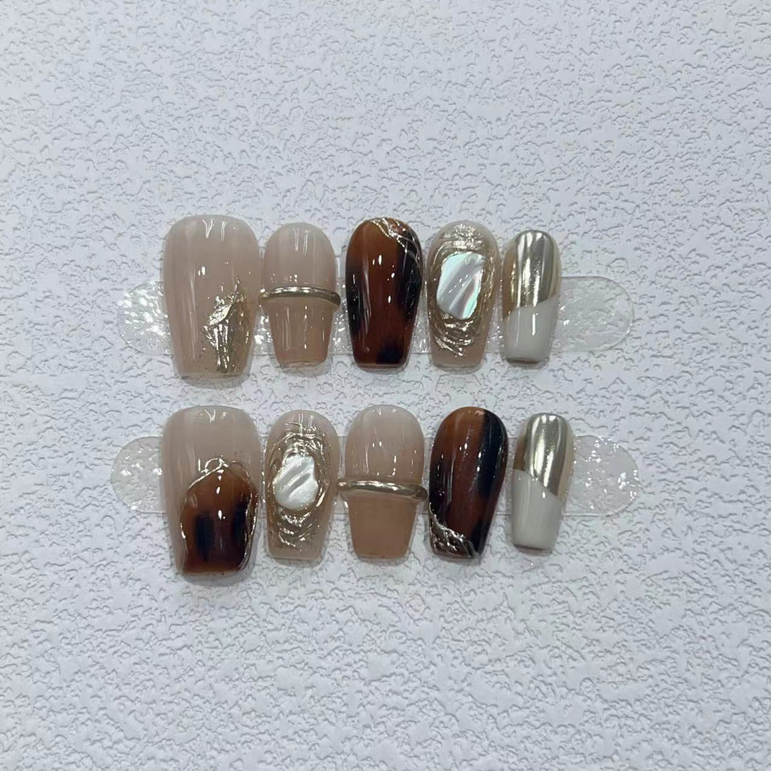 Elegant Nail Art Set with Unique Marble and Metallic Accents Stornfield