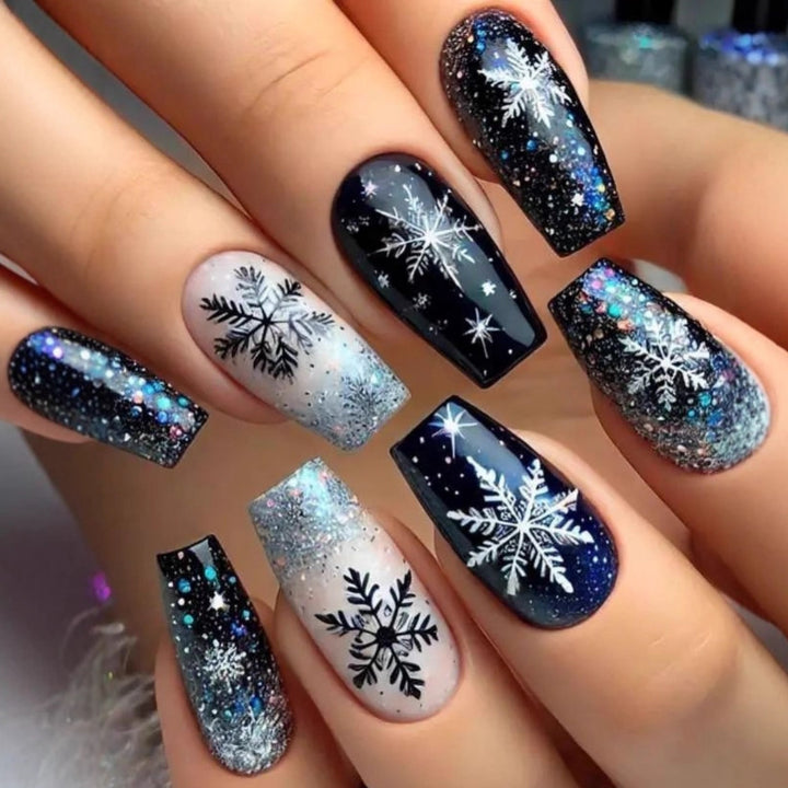 Artificial nails with winter snowflake design Stornfield