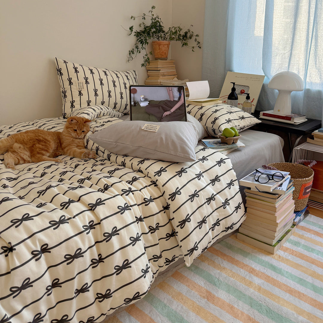 Artistic Patterned Duvet Cover Set