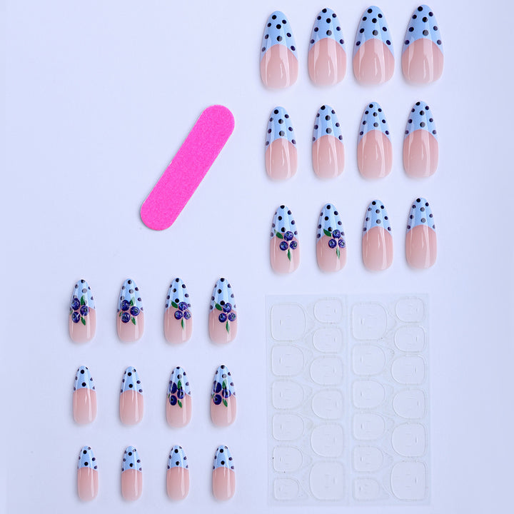 Artful fingernails with playful floral pattern Stornfield