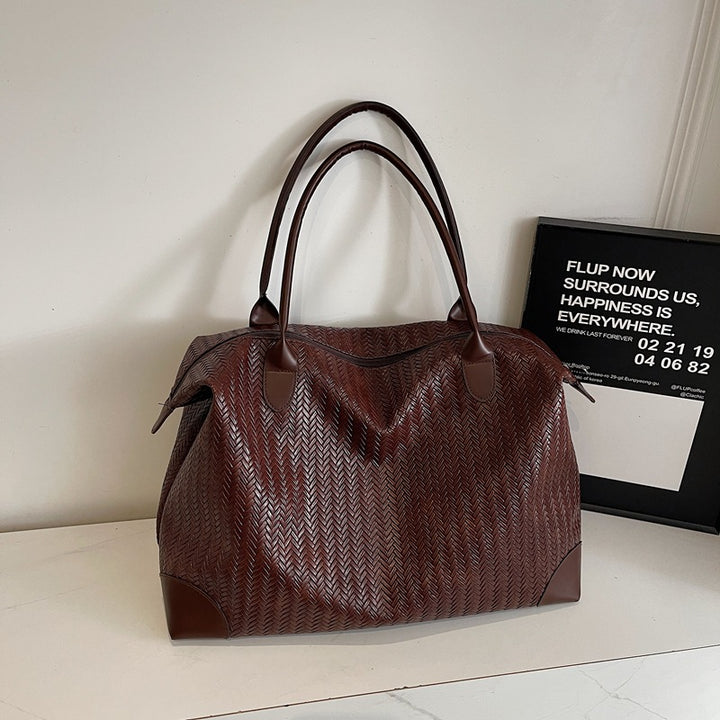 Luxurious Travel Bag In Modern Zigzag Pattern Stornfield