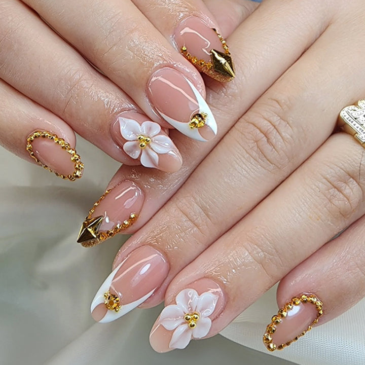 Artificial nail set with elegant flower and gold accents Stornfield