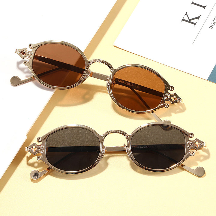 Fashionable sunglasses with elegant curved frame Stornfield
