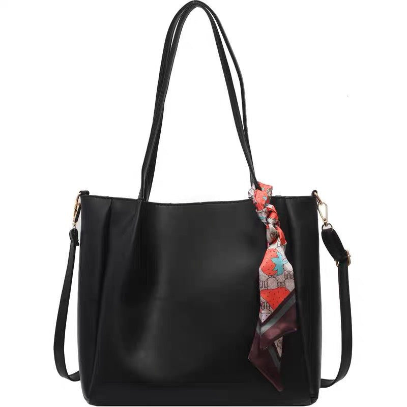 Modern Handbag with Adjustable Shoulder Strap Stornfield