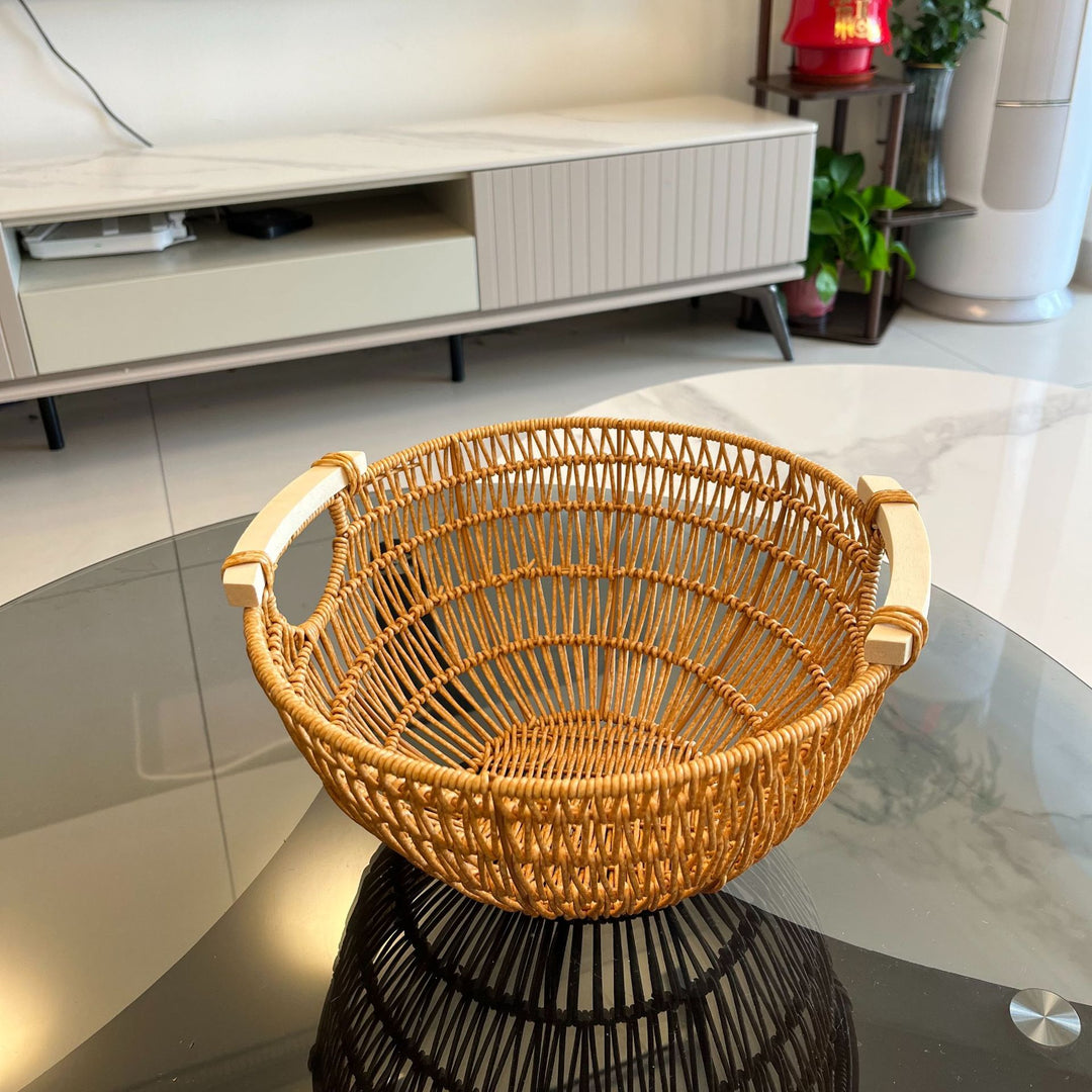 Women Fresh-keeping basket with decorative wooden handles Stornfield