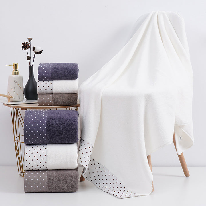 High-Quality Bath Towel with Elegant Border Stornfield