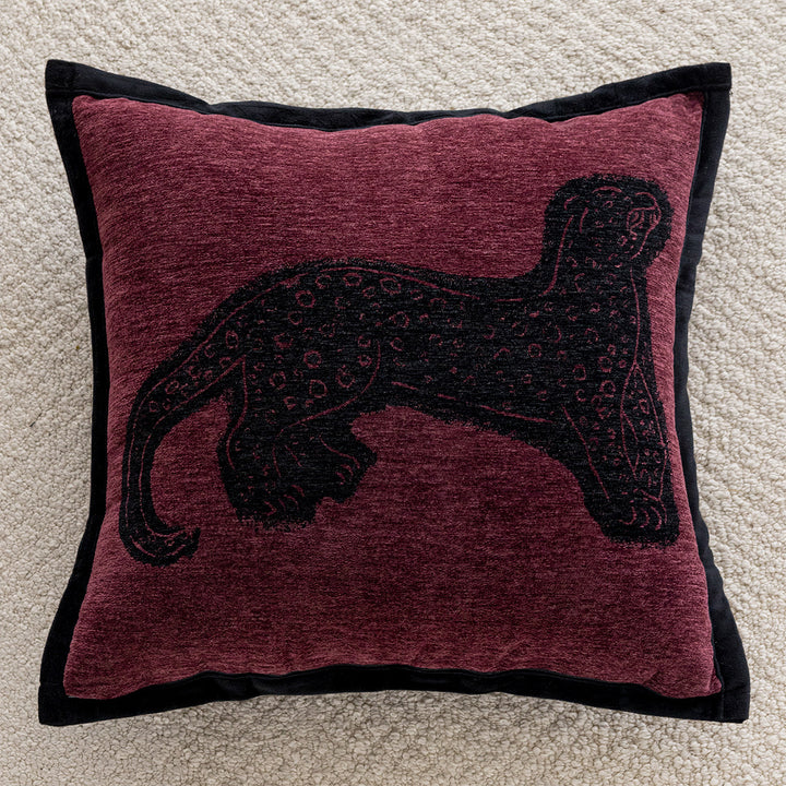Luxurious cushion with panther design