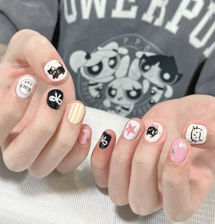 Artistic Press-On Nail Set with Floral and Glossy Accents Stornfield