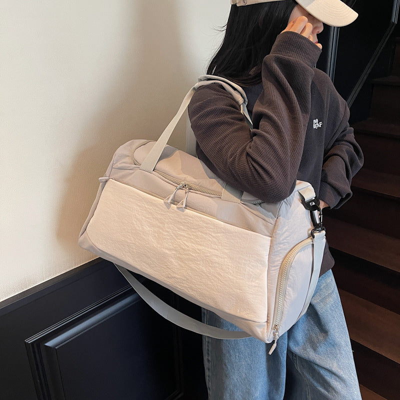 Sporty travel bag with multiple compartments Stornfield