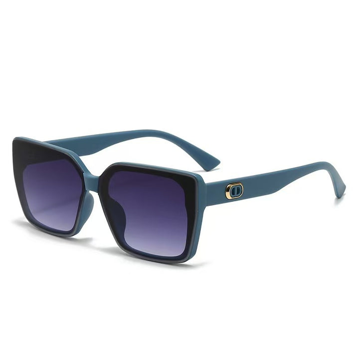 Women's oversized sunglasses with sturdy frame and subtle lenses Stornfield