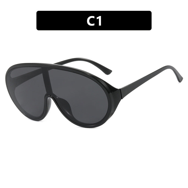 Women's futuristic sunglasses with large lenses and ergonomic frame Stornfield