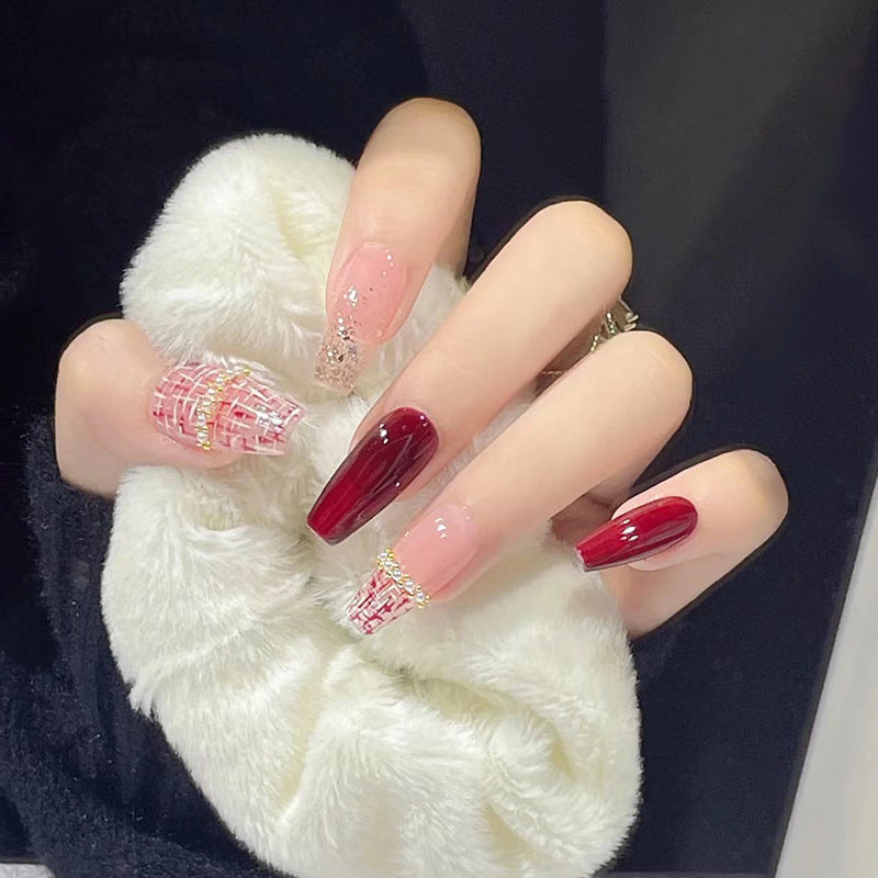 Fashionable artificial nails with glitter details Stornfield