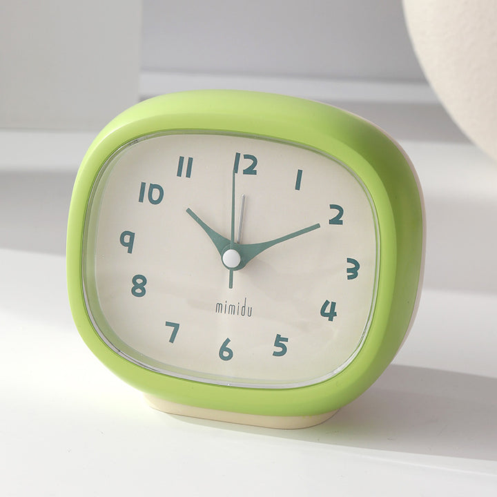 Table Clock in Modern Retro Design Stornfield