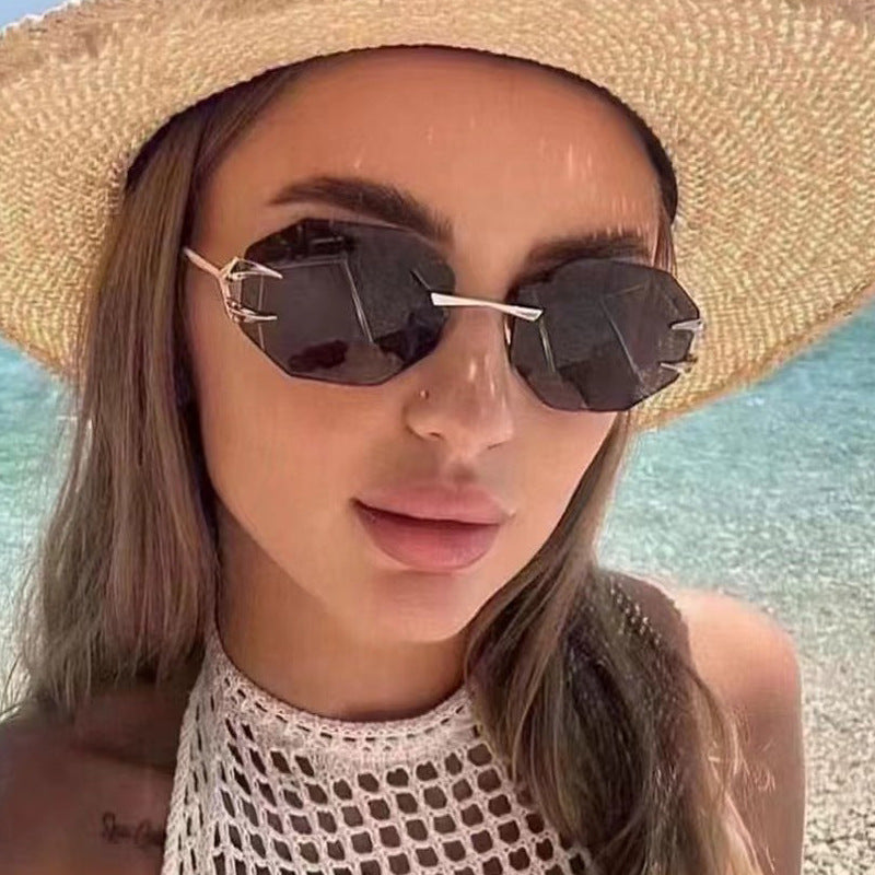 Women's geometric sunglasses with modern metal frame Stornfield