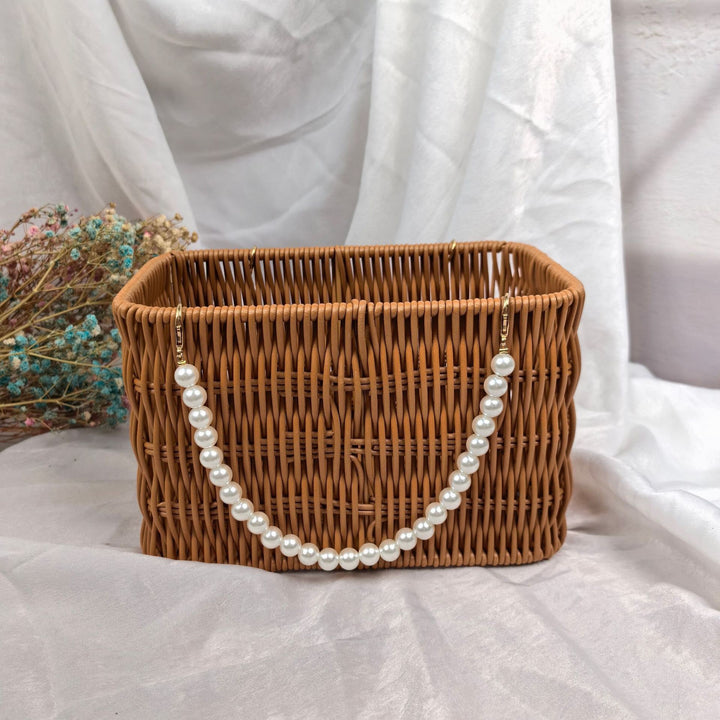 Women's stylish rattan container with pearl handle Stornfield