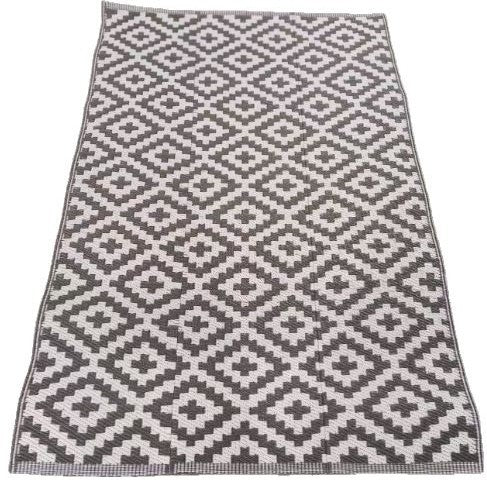 Women Elegant decorative rug with geometric pattern Stornfield