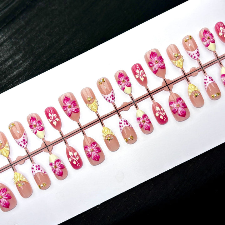 Elegant Polka Dot and Lace Press-On Nail Set
