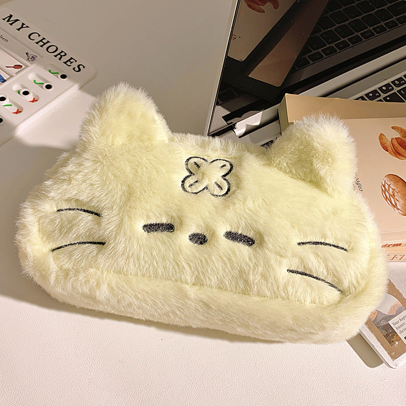 Fluffy cosmetic bag Stornfield