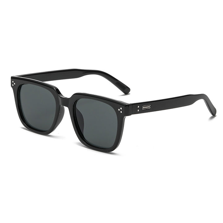Women's sunglasses in modern square design with polarized lenses Stornfield