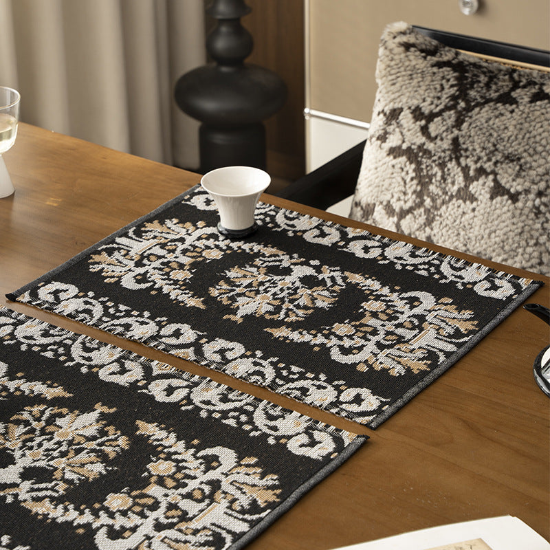 Reversible woven rug runner with ornamental jacquard structure Stornfield
