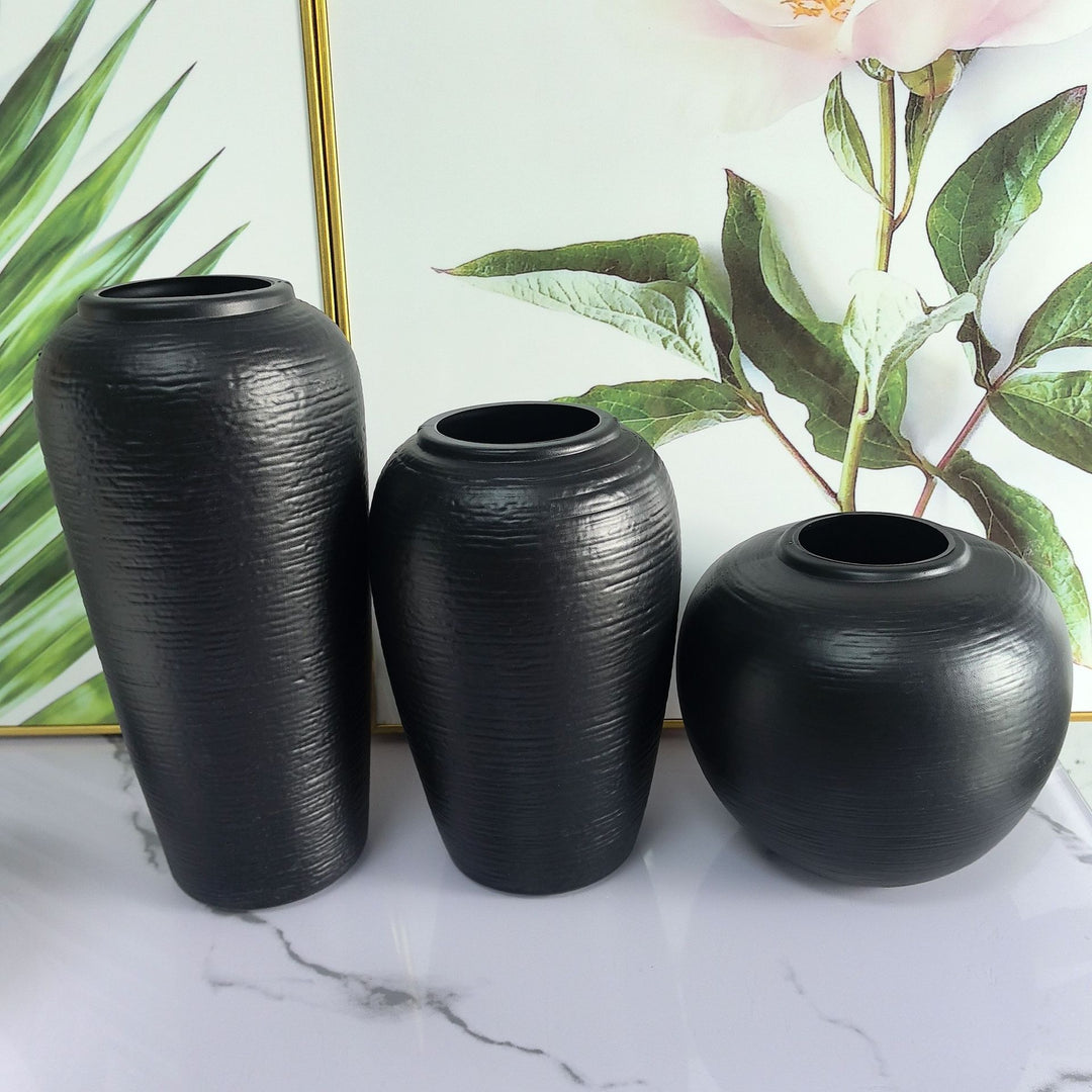 Elegant Textured Ceramic Vase Stornfeild