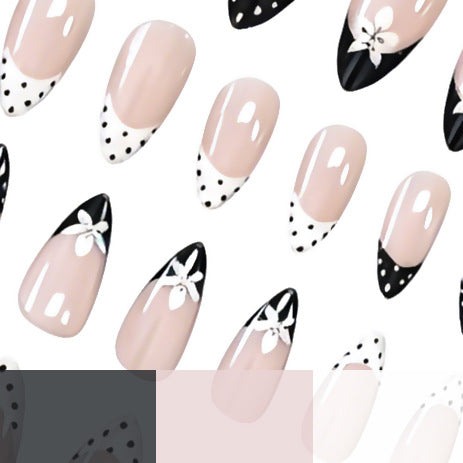 Elegant Black and White Floral Nail Art Extensions Stornfield