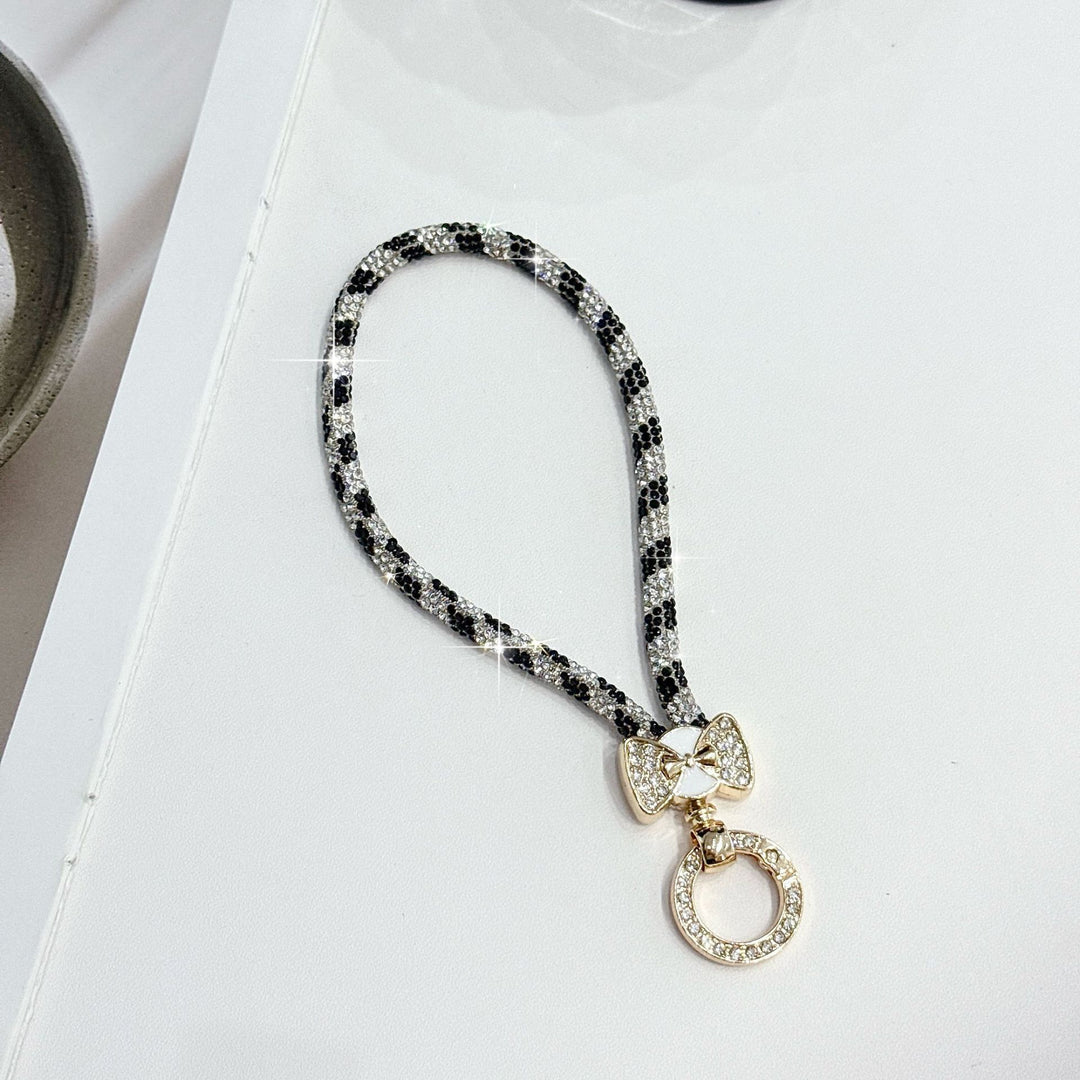 Elegant Bow Charm Necklace Stornfield