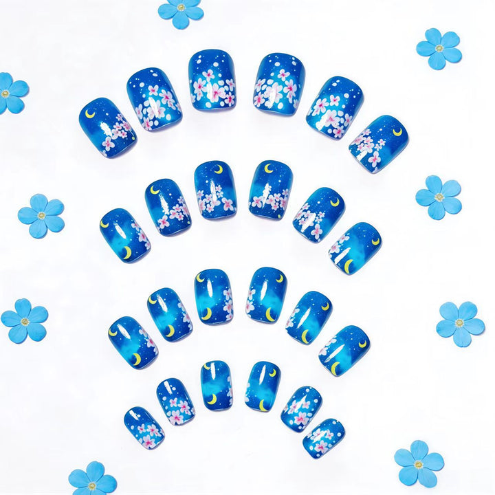 Artificial nail set with floral designs Stornfield