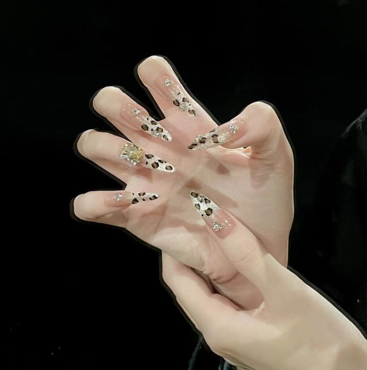 Elaborate Artistic Press-On Nail Set Stornfield