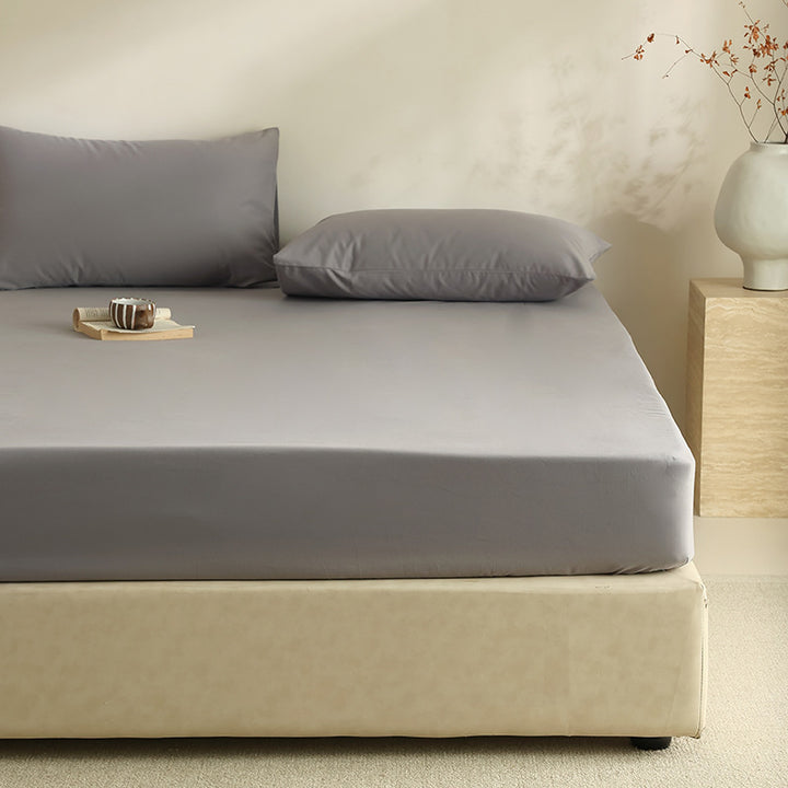 Extra deep fitted sheet with elastic all-around rubber and soft single jersey