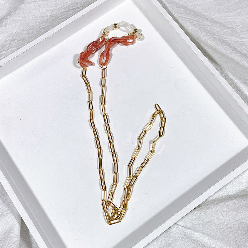 Fashionable Jewelry Holder Chain Made of Glossy Metal Stornfield