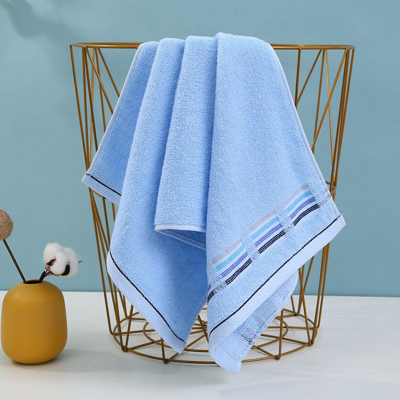 Towel with Stylish Stripe Pattern Stornfield