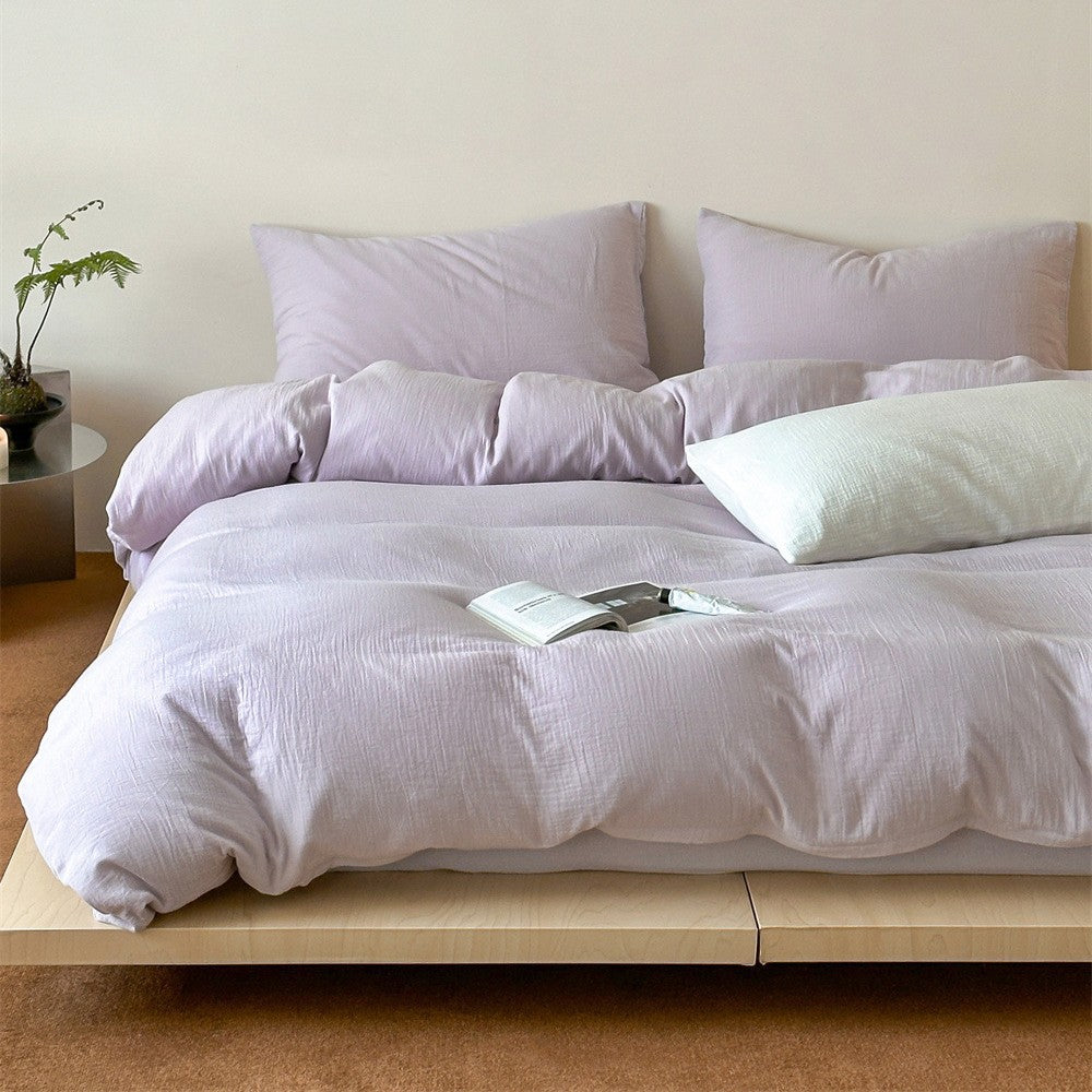 Bed linen set made of enzyme-washed cotton with a light texture