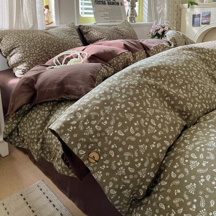 Floral Patterned Premium Bedspread