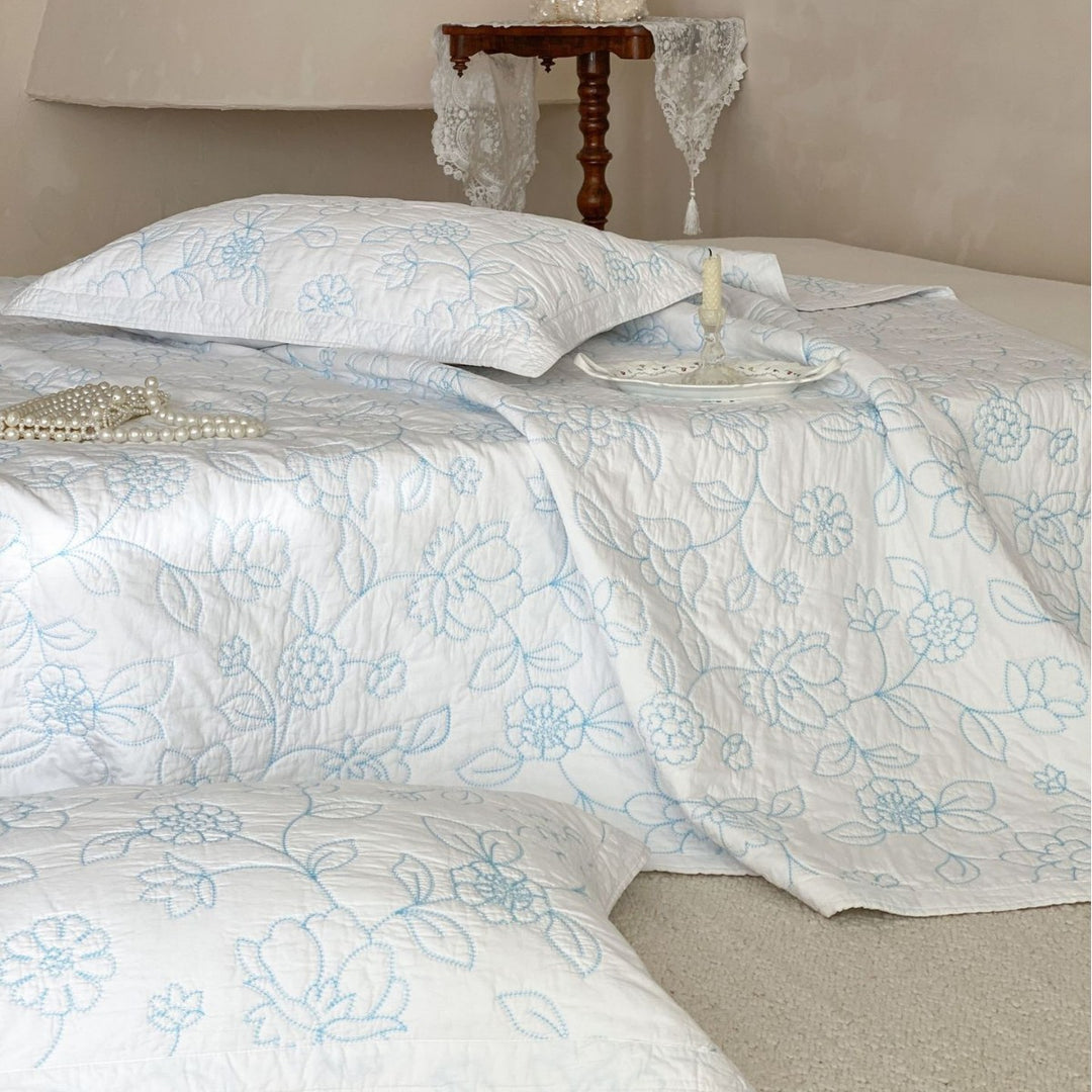 Quilted cotton bedspread set with floral quilted embroidery