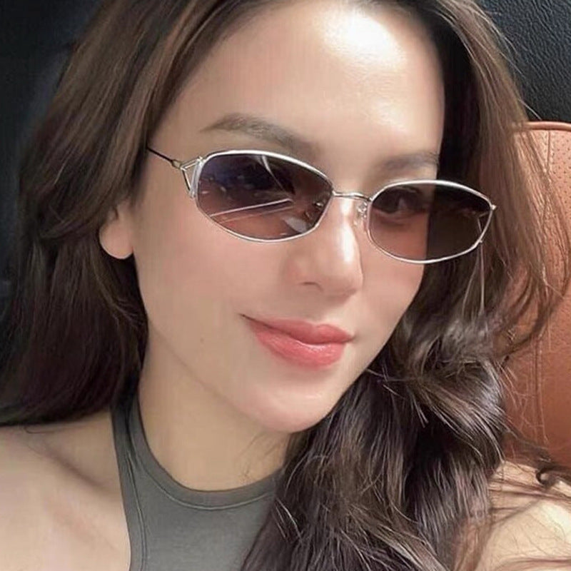 Women's fashionable sunglasses in an elegant oval design with high-quality metal frame Stornfield
